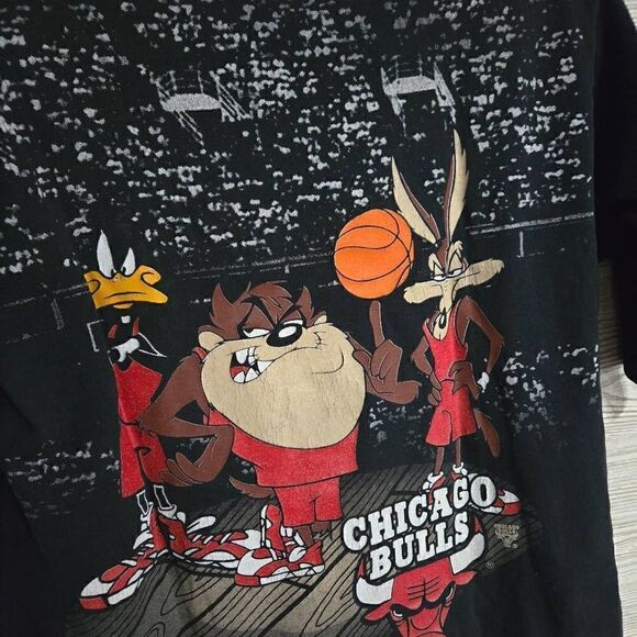 Chicago Bulls Looney Toons Vintage NBA Basketball Shirt Youth SZ L/XL 1990s - Picture 6 of 7